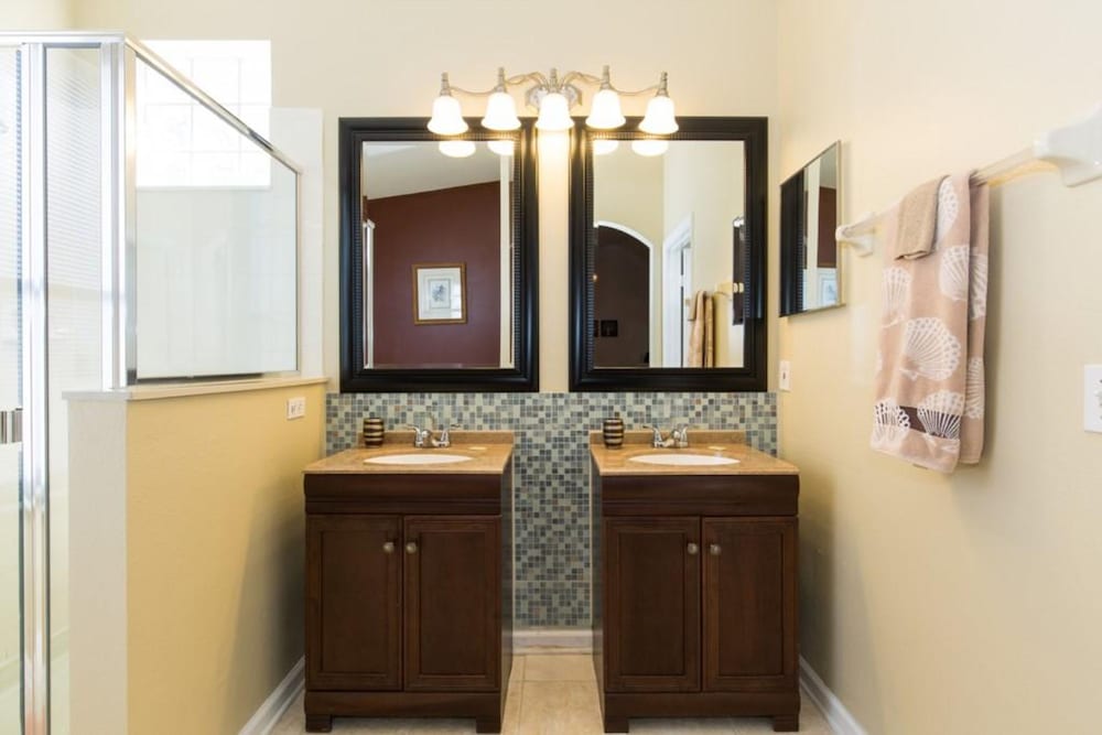 Windsor Palms Villa Pool Close to Disney