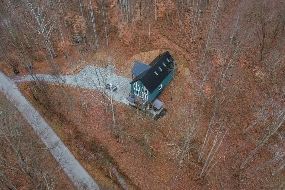 The Greenhouse With Indoor Slide Close to Hocking Hills
