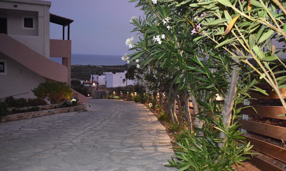 Asteras Apartments