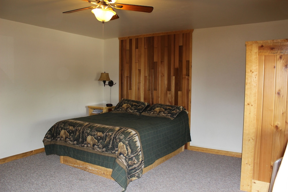 Wagon Wheel Restaurant Bar and Motel