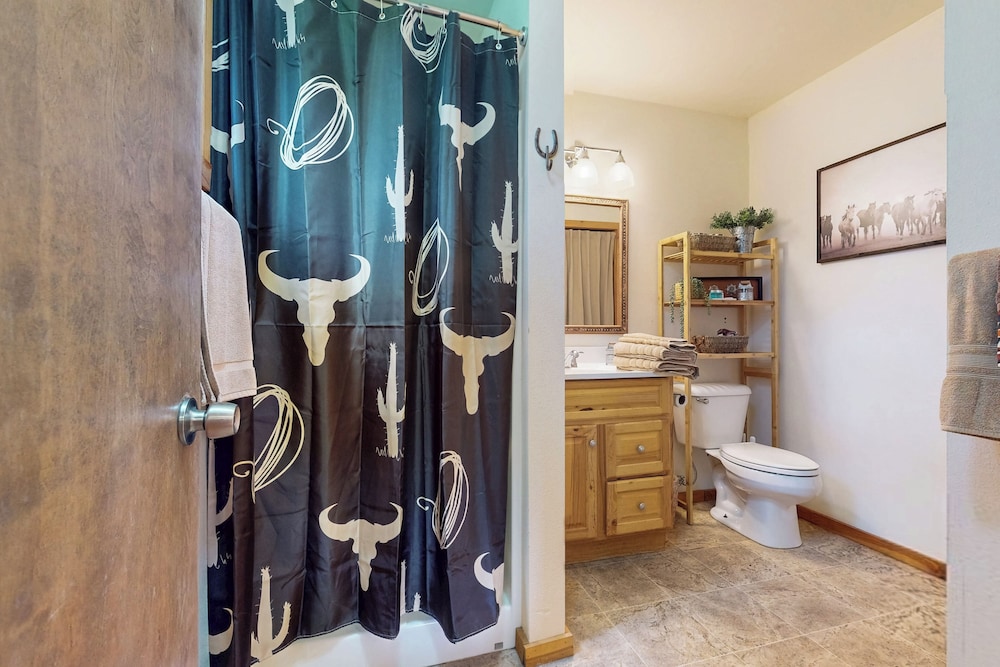 1 BR Bunk House on Long Hollow Ranch, Dog Friendly
