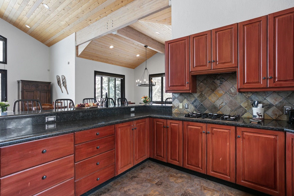 2430 Queen Esther Dr - 5 Bedroom Home with Spa 5 Home