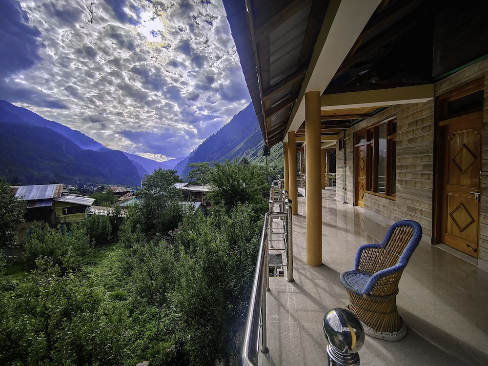 New Brahma Guesthouse