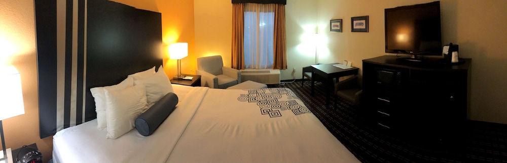 Best Western Plus Bass Hotel  Suites - Property Image 23