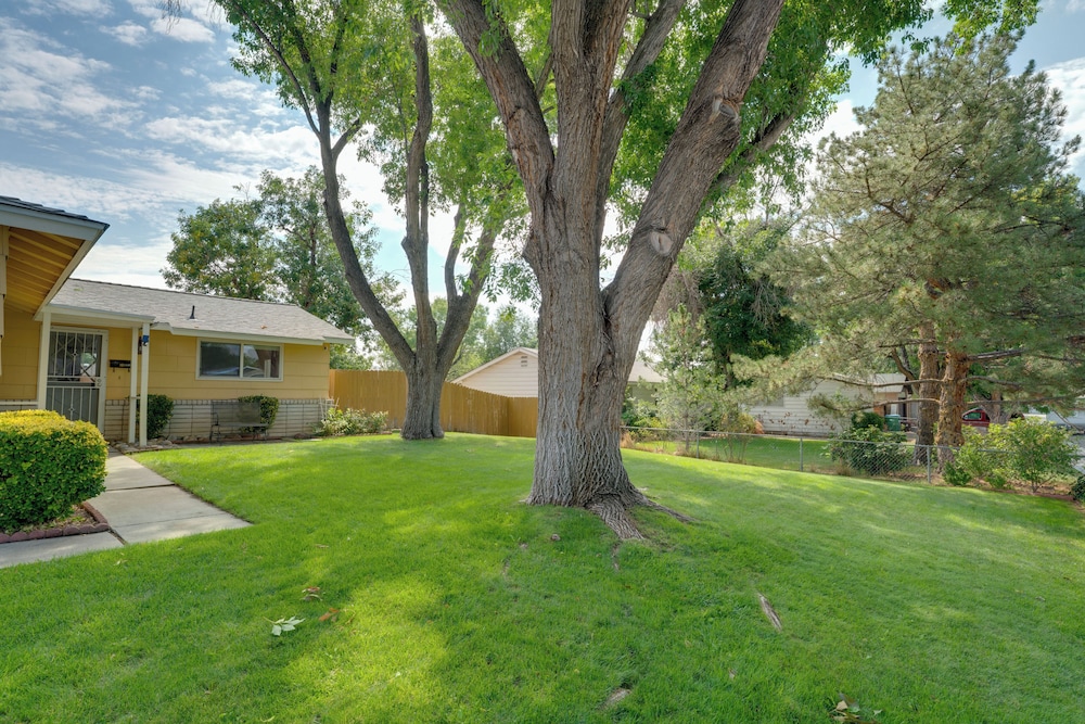 Quiet Home w/ Yard: 2 Mi to Mall & Sparks Marina!