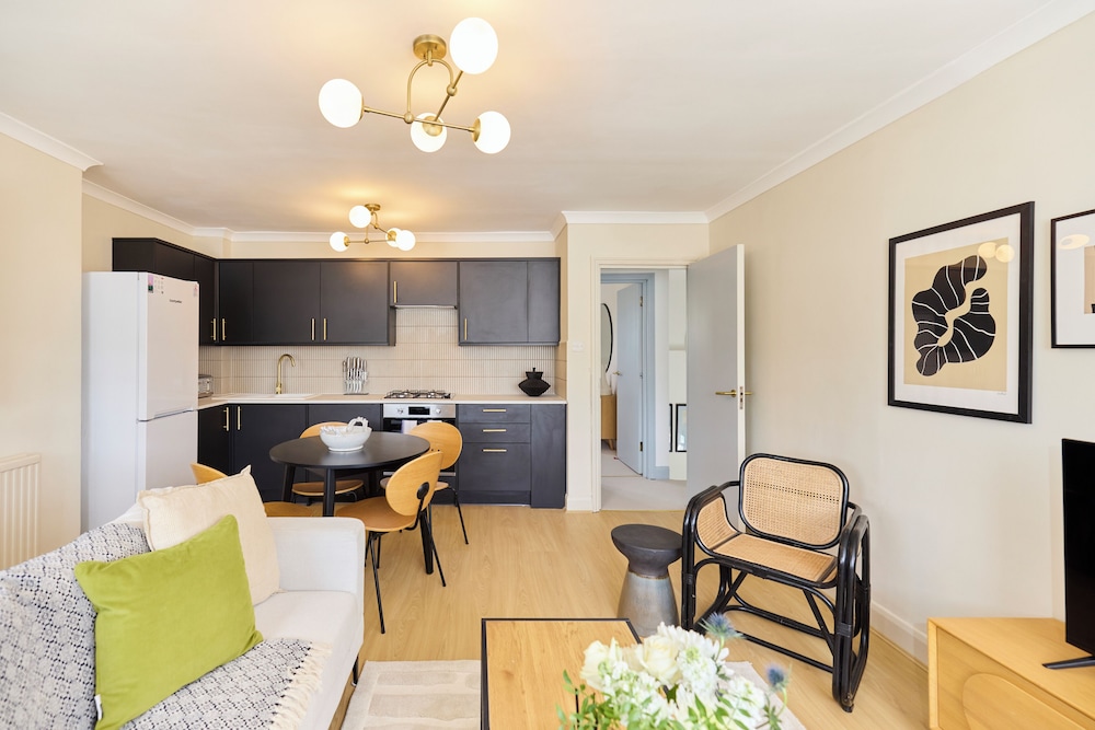 Finsbury Park Two-Bed Split-Level Flat photo 5