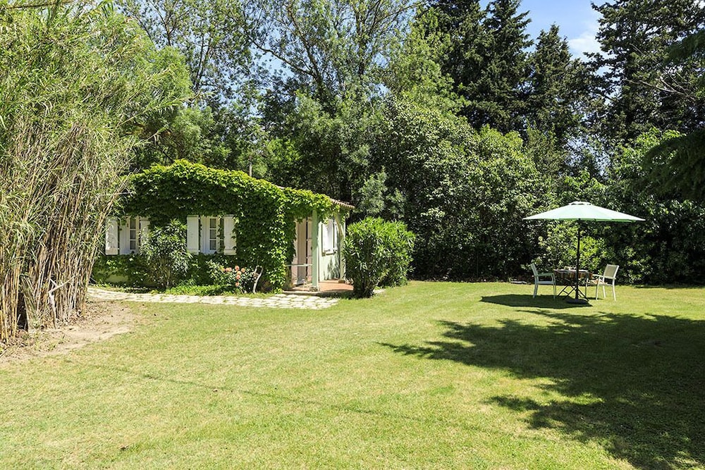 Domaine de Rhodes - Locations de Vacances / Vacation Rentals