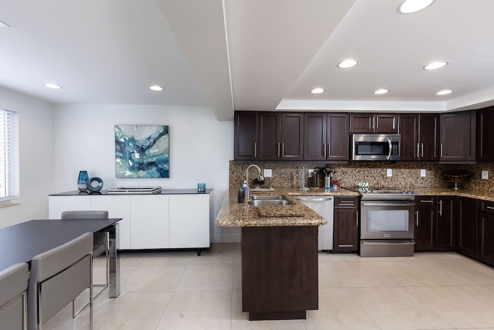 Welcome to Your Fort Lauderdale Retreat 2bed 2bath