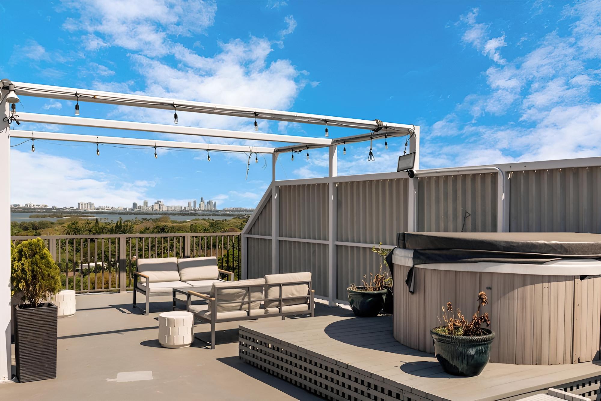 Roami at Biscayne Penthouse