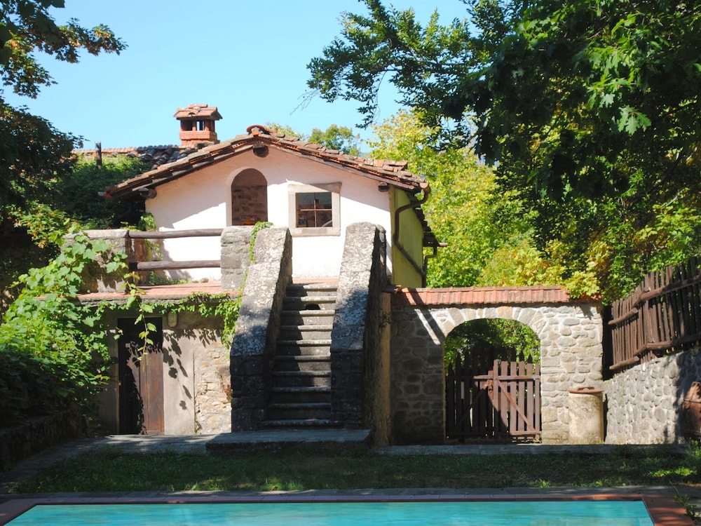 Holiday Home in Pistoia With Pool