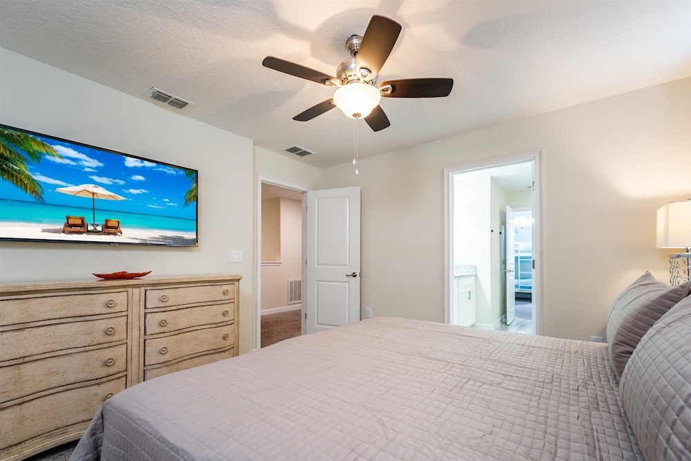 9BR Villa Home Theater Pool Sleeps 16