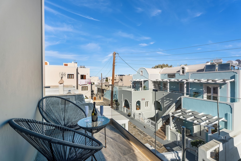 Oasis Suites Fira