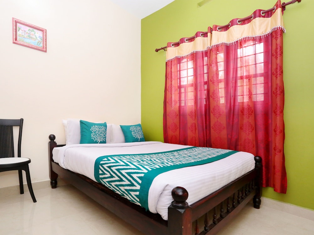 OYO 10421 La Flora Resorts