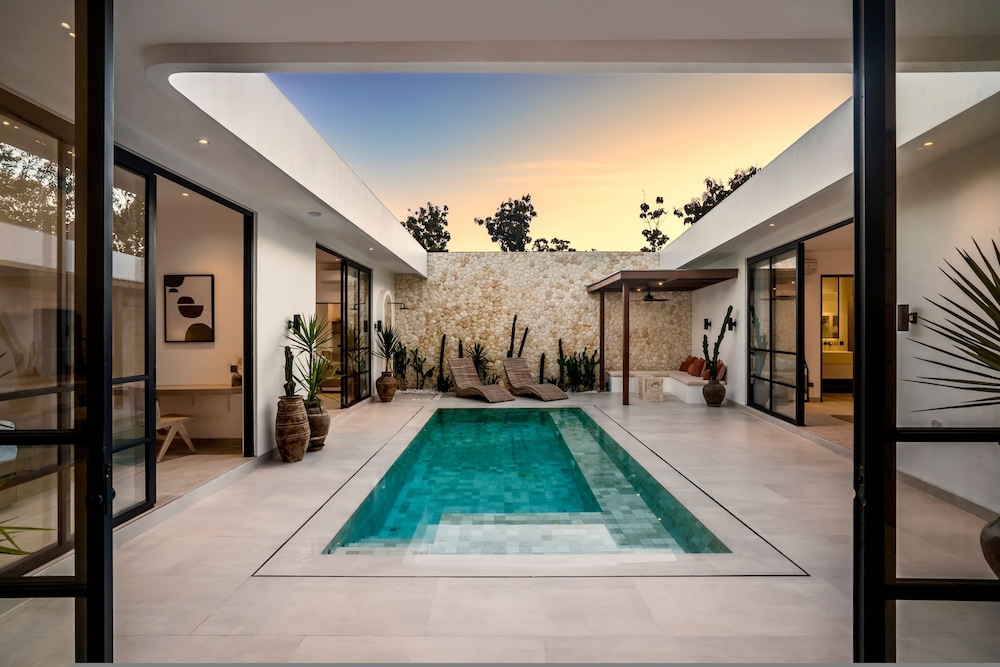 Apricot House by Alfred in Bali - Brand NEW Cozy 3BD Pool House Close to Bingin Beach