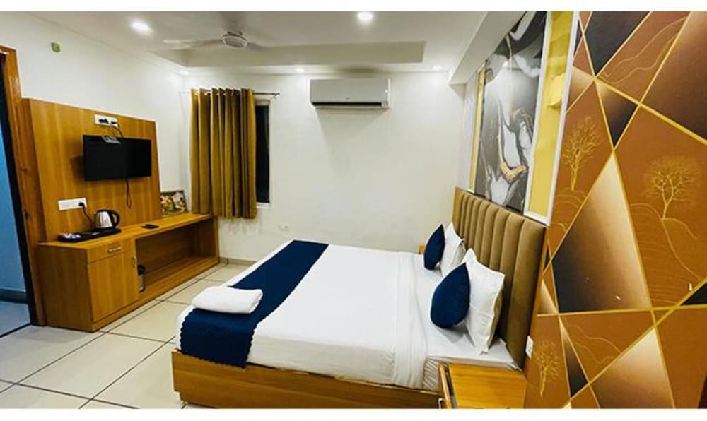 Hotel HSP Suites - Near IGI Airport - New Delhi