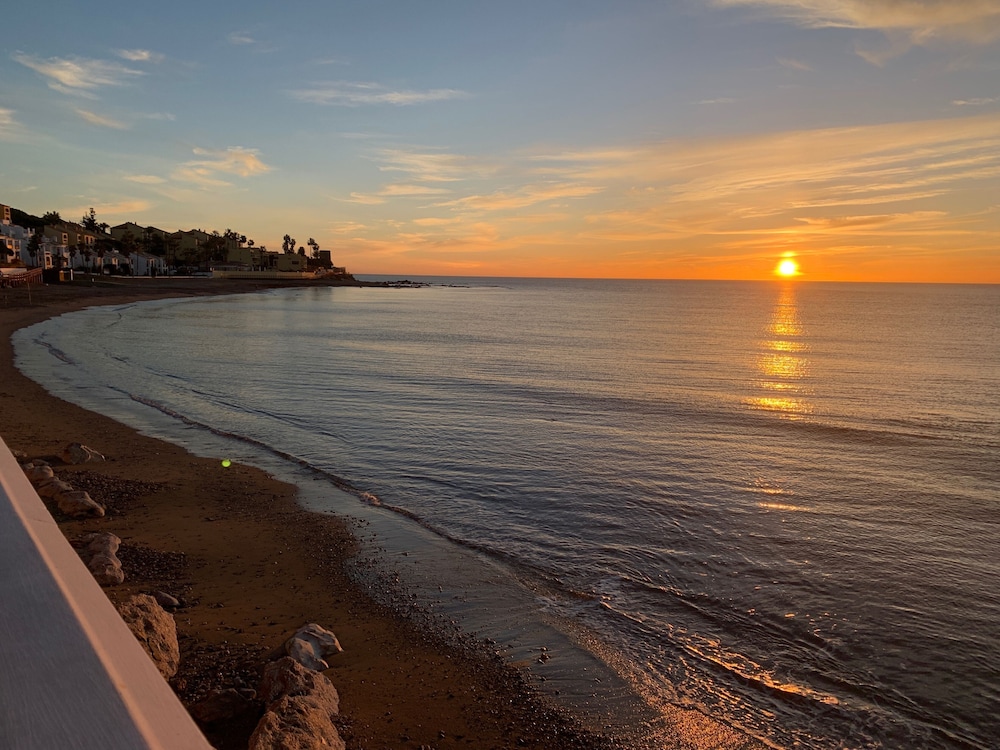 Cabopino/townhouse/marbella/sleeps6/pool