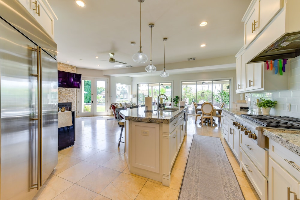 Waterfront Luxury Gilbert Retreat w/ Pool  Spa! - Property Image 4