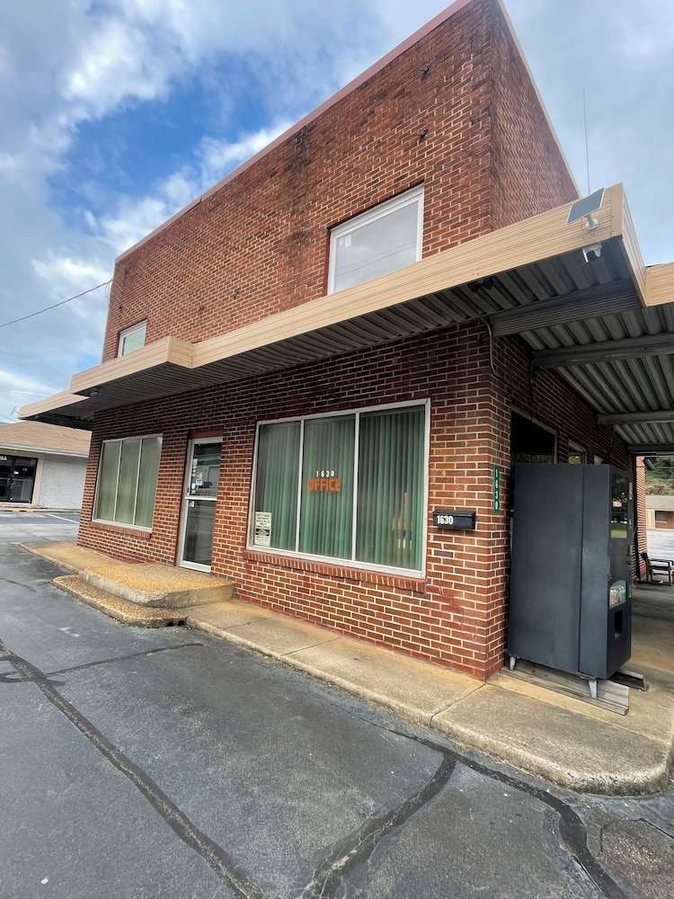 Georgianna Motel