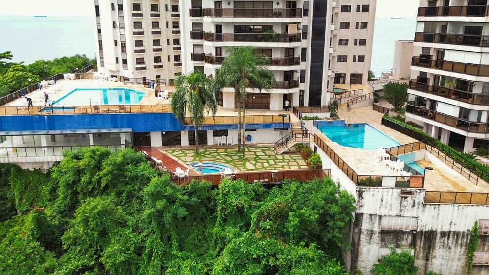 Apê Praia das Astúrias Vista Mar