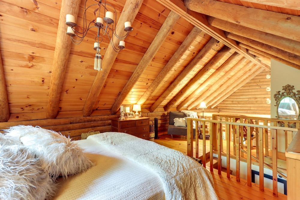 Romantic Ellijay Cabin w/ Grill & Fire Pit! view 2