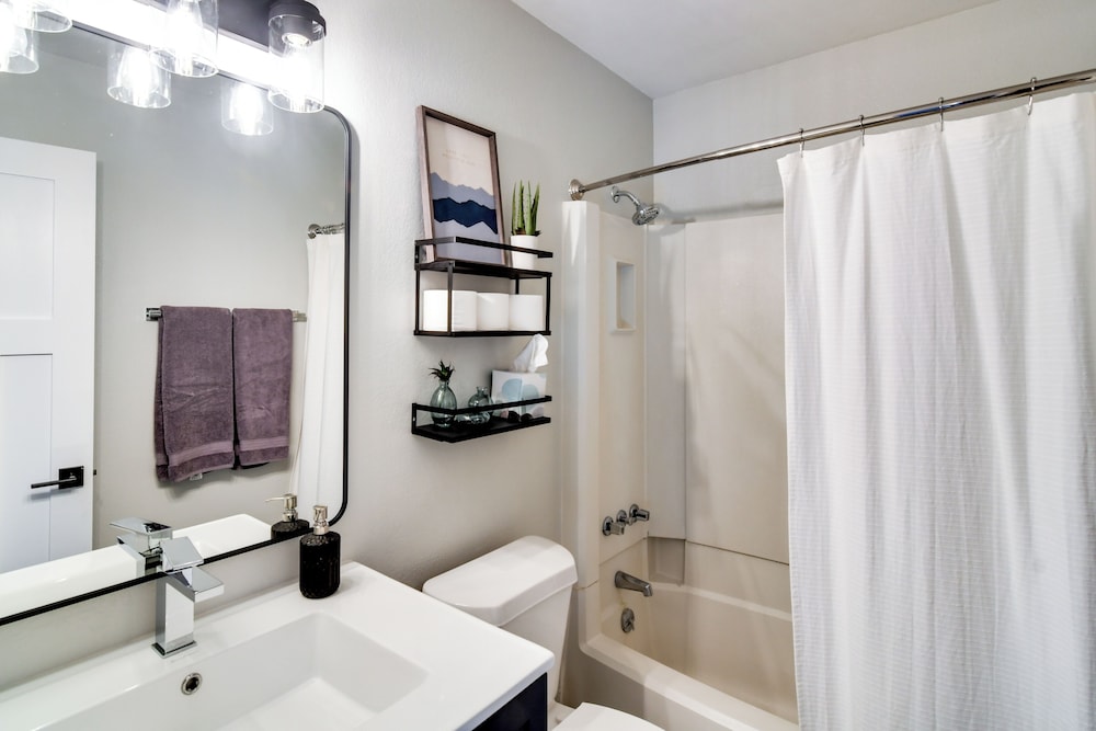 Elevated Fraser Condo w/ Mountain View & Amenities