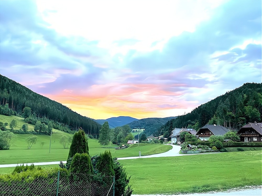 Chalet in Flattnitz Near Ski Slopes & Lakes