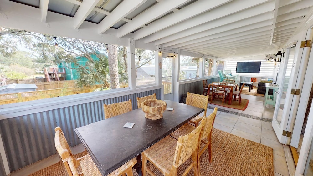 16 6th Avenue by Tybee Vacation Rentals