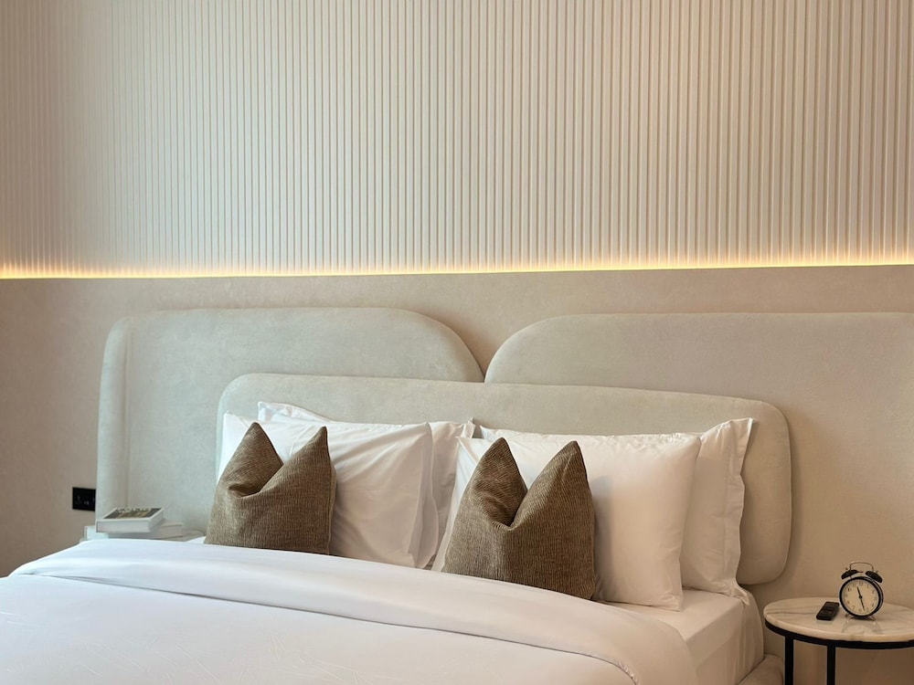 Durrani Homes – Minimal Luxe 3BR with Burj Khalifa and Fountain View (third room without partition)