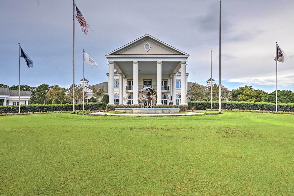 Centrally Located Studio w/ Pool in Myrtle Beach view 4