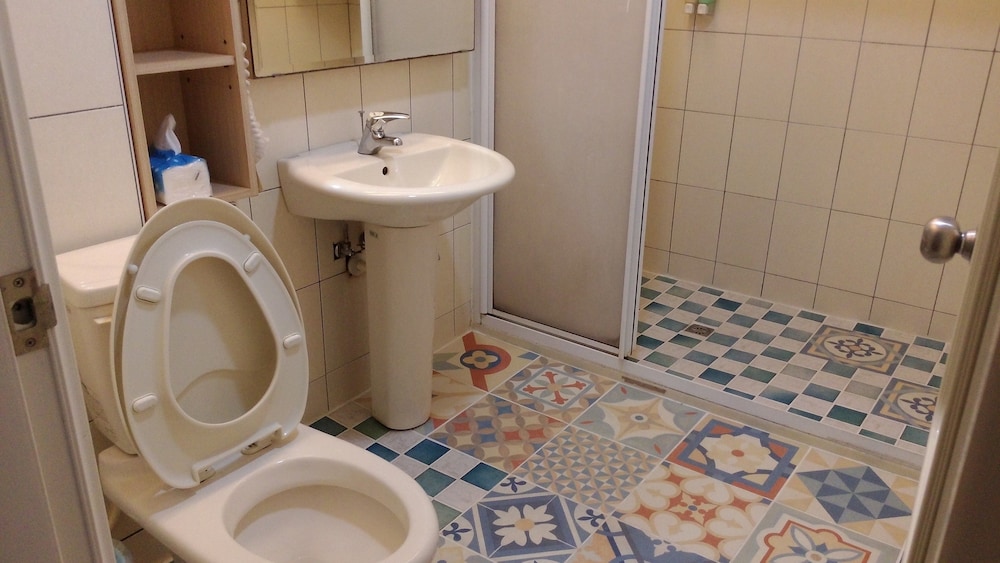 Caitlyn Hostel