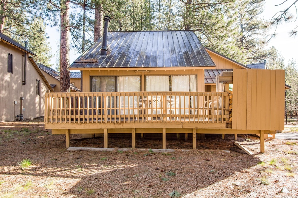 Cluster Cabin 12