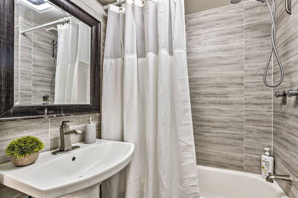 Inviting Waikiki Grand Hotel Room-1 Block to Beach