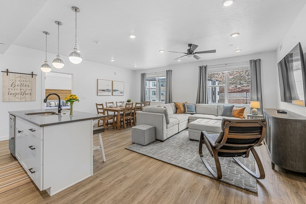 Starlight Crossing 4 Bedroom Condo