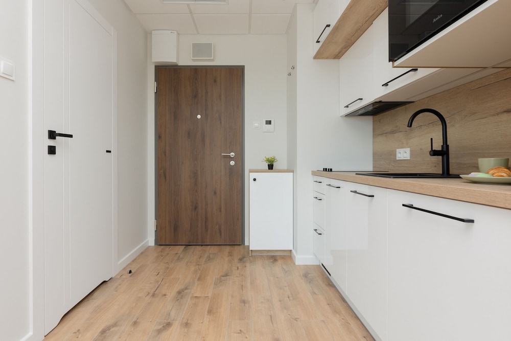 Pet-friendly Kasprzaka Studio by Renters view 4