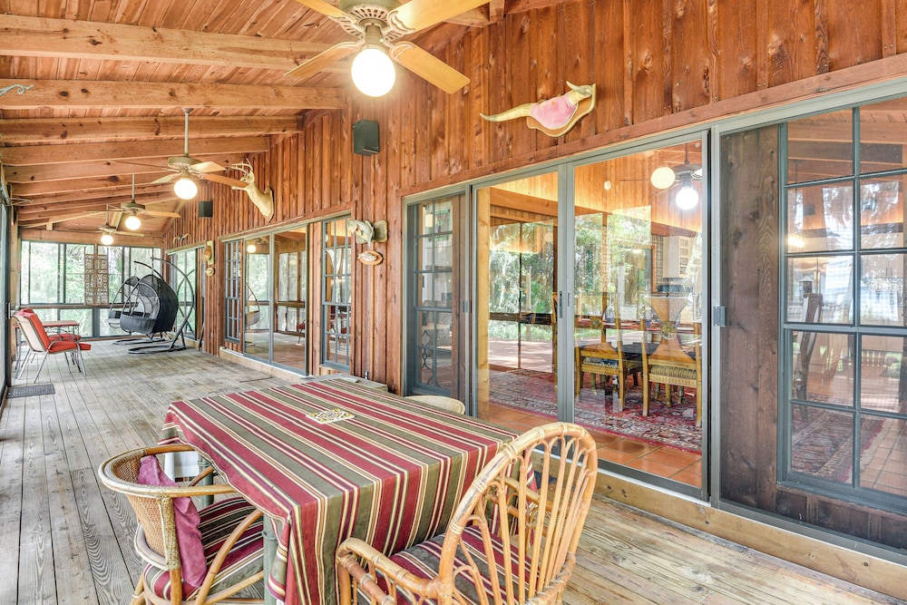 Little Lake George Hideaway w/ Furnished Boathouse
