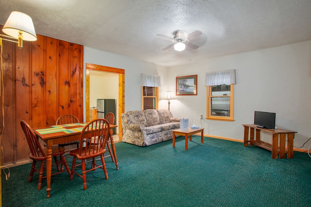 Birchcliff Resort