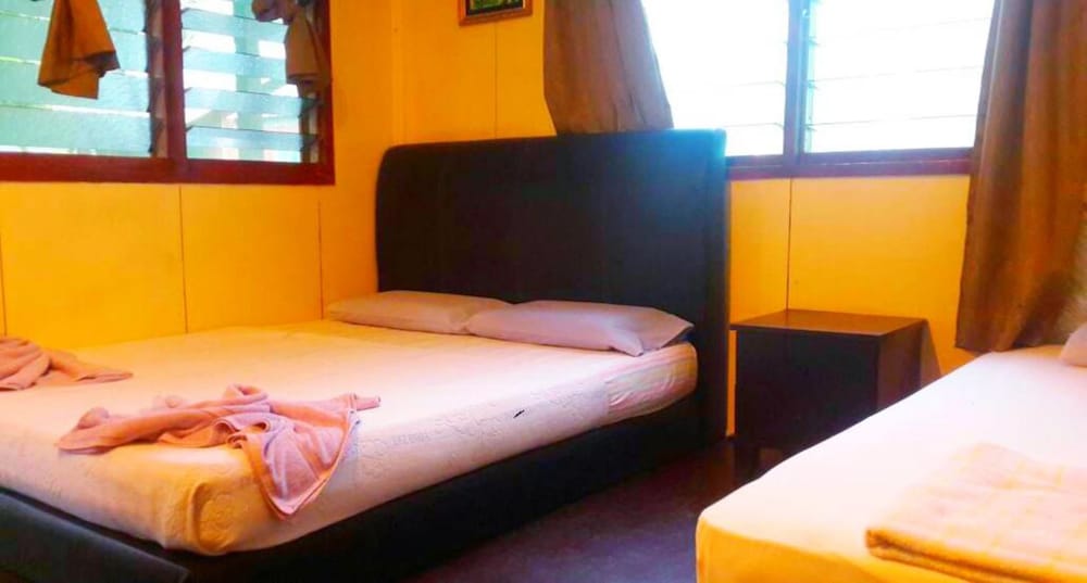 Sukau Backpackers B&B
