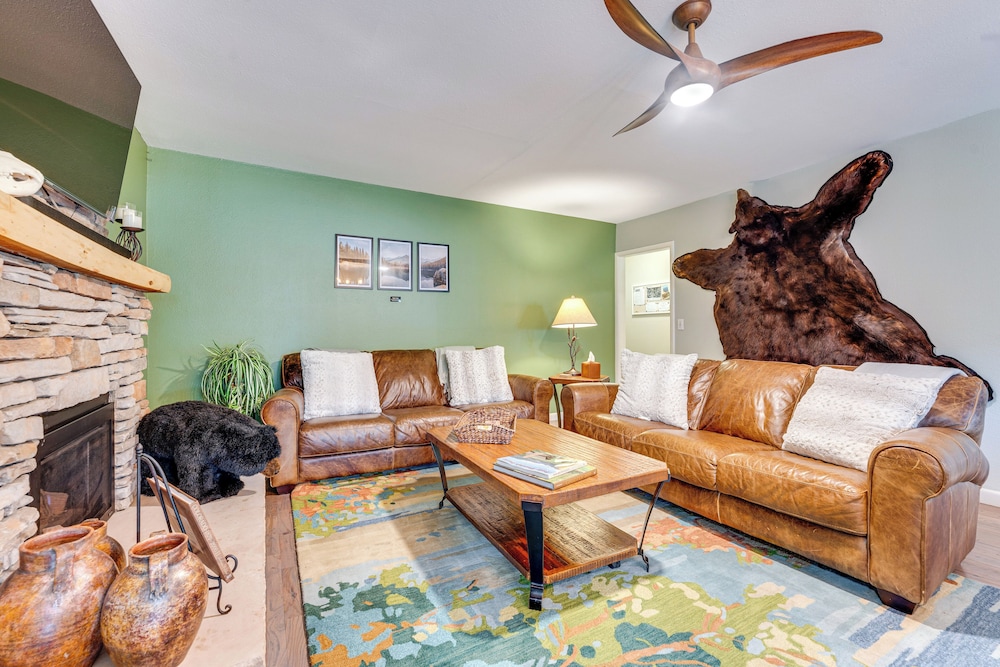 Private Hot Tub - Riverfront Cabin In Estes Park!