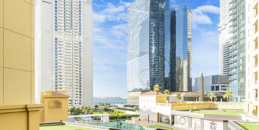LUX The JBR Premium Sea View Suite