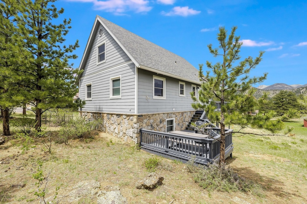 Grandma's Mountain Getaway - 3 Br Home