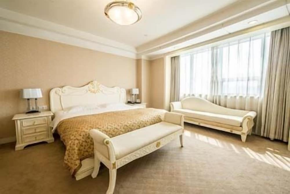 Hongyi Hotel Wuhan University view 4