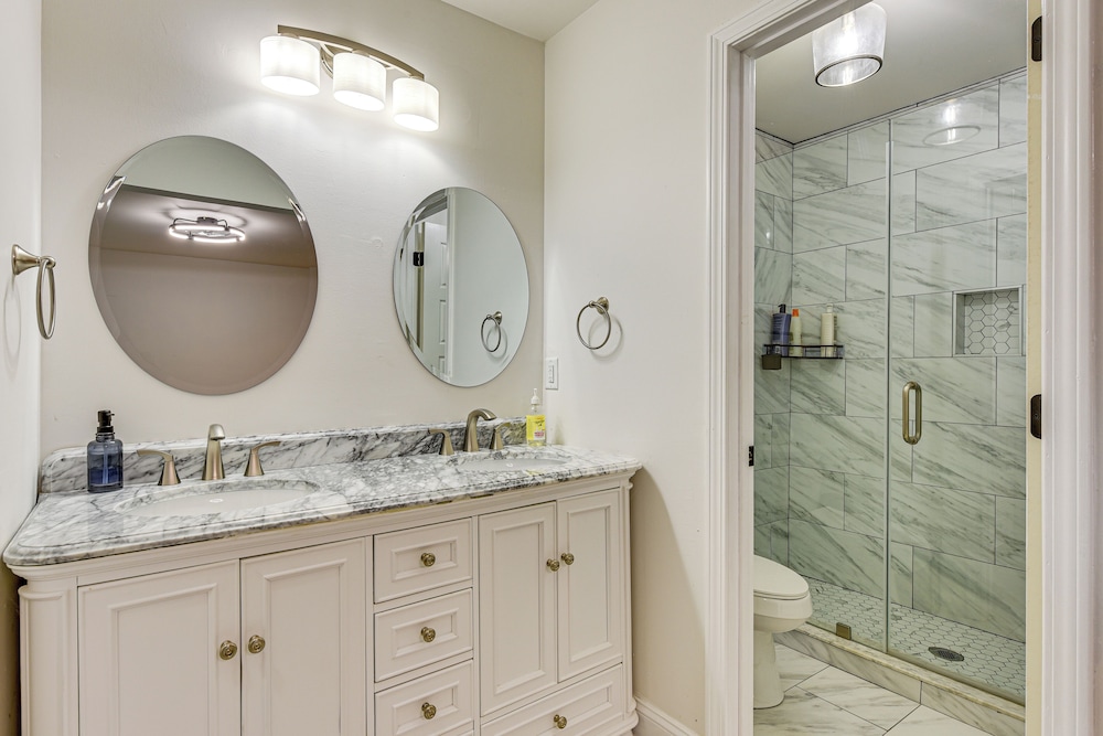 10 Mi to Uptown Charlotte: Family Home w/ Backyard