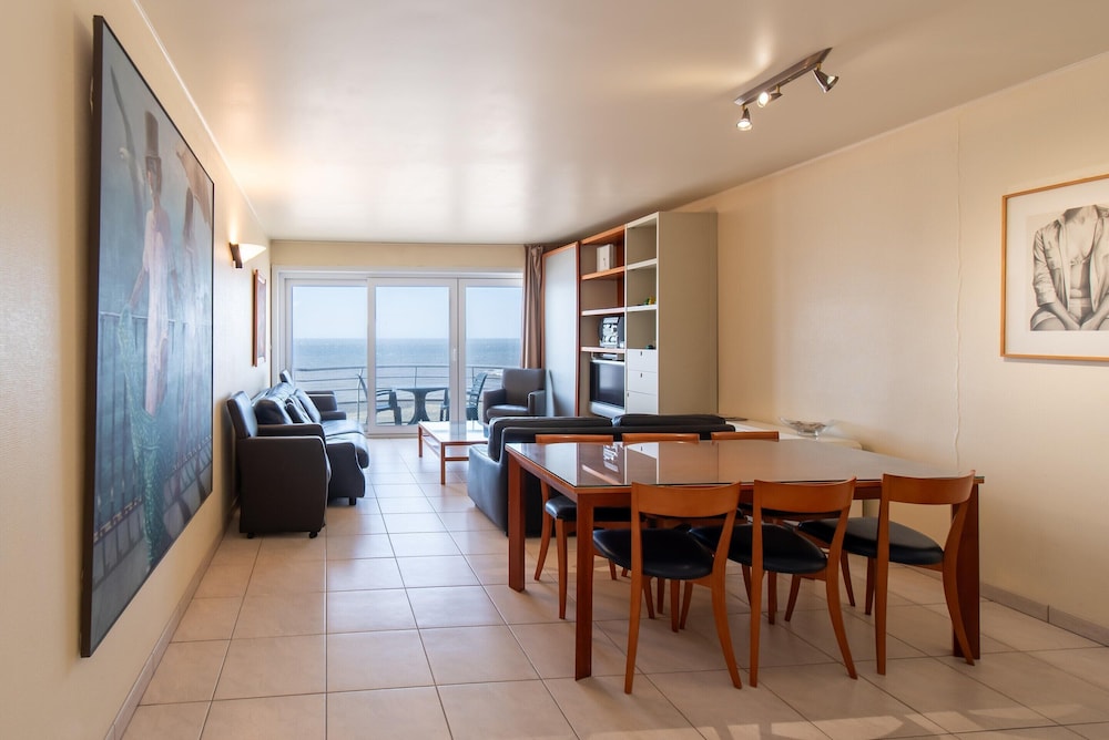 Apartment in Mariakerke With Stunning Sea Views