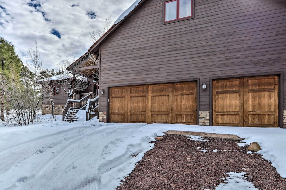 Beautiful Private Show Low Cabin w/ Fire Pit! view 3