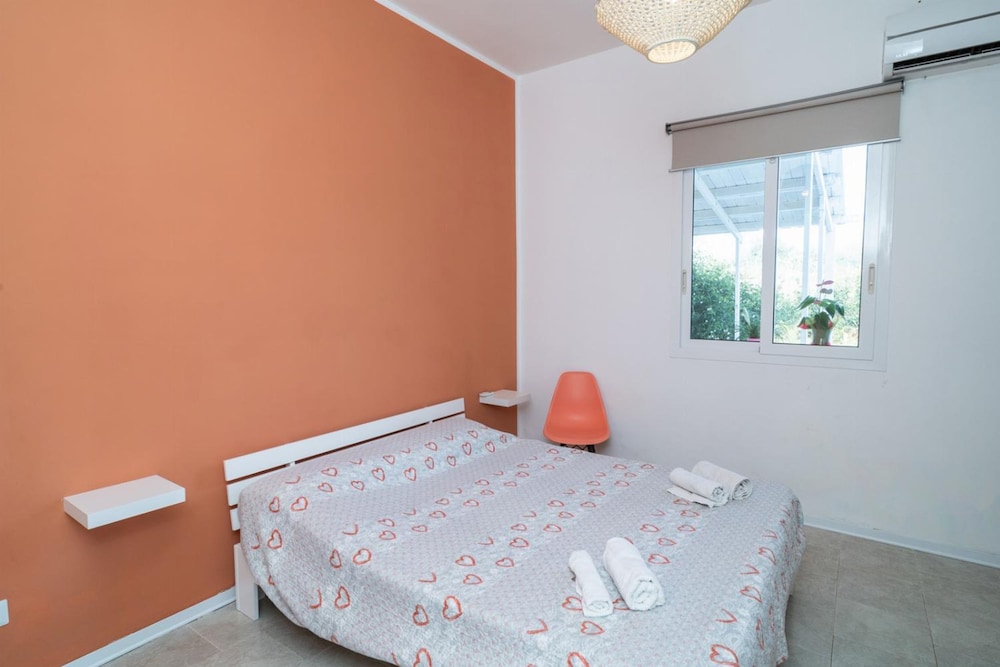 Villa Malamuri in Caucana-finaiti-casuzze-finaiti Nord