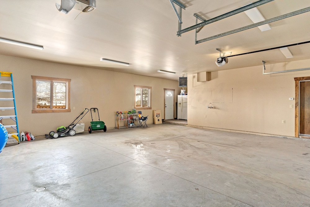 Cherry Drive 4 Bedroom Home by RedAwning view 4