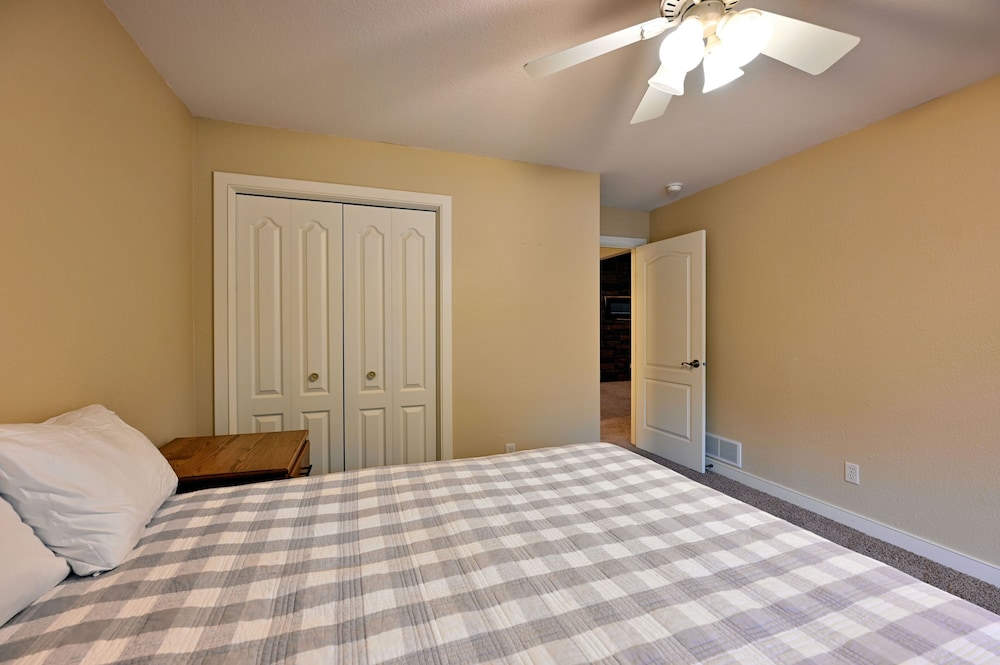 Unit 701 5 Bd 3 Ba 5 Bedroom Condo by RedAwning