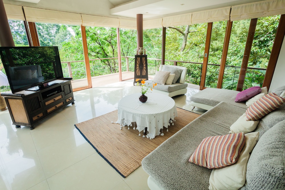 De Chom Villa