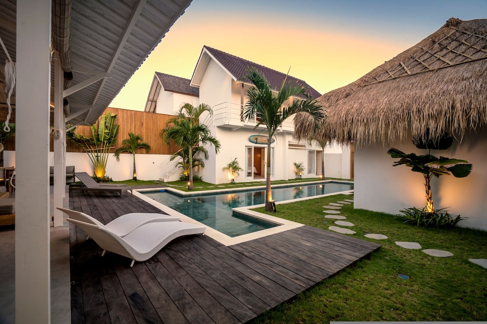 Villa Makena by Alfred in Bali - Stunning Tropical 6BD Villa Near the Beach