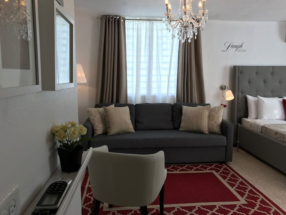 Chandelier 202